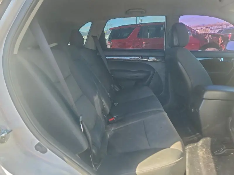 2012 KIA SORENTO BASE  