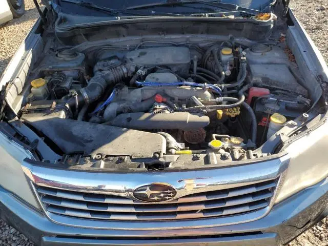 2010 SUBARU FORESTER XS  