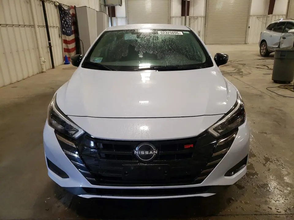 2023 NISSAN VERSA SR  