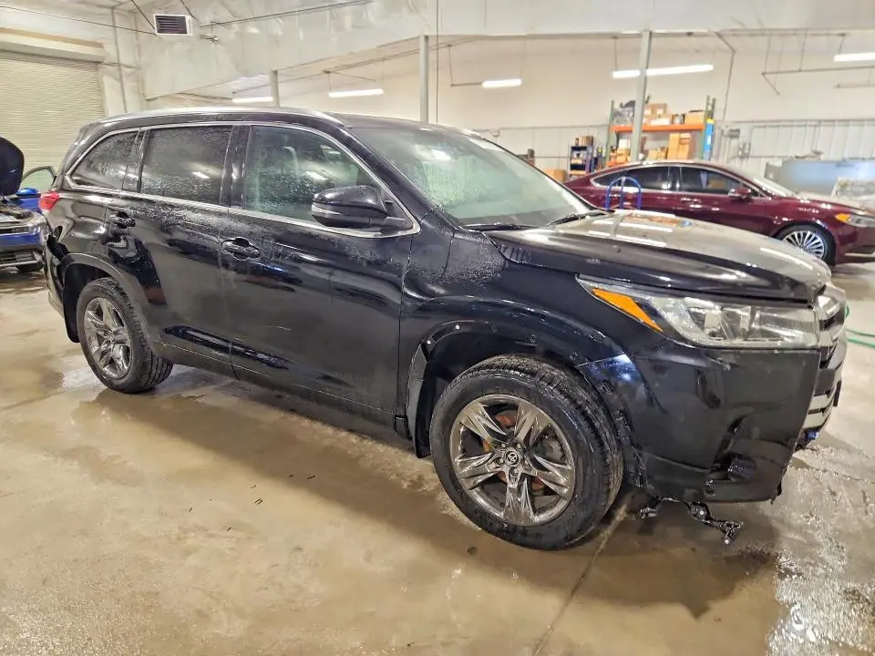 2017 TOYOTA HIGHLANDER LIMITED PLATINUM  