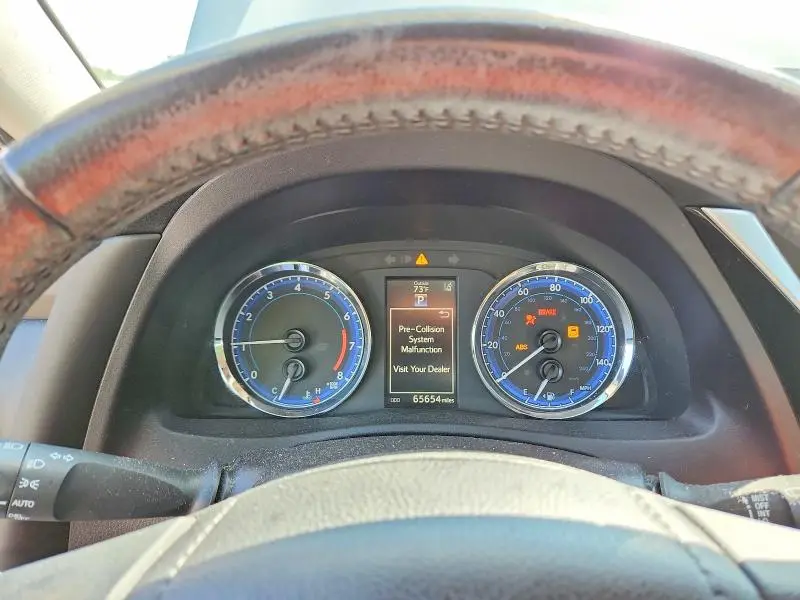 2019 TOYOTA COROLLA XLE  