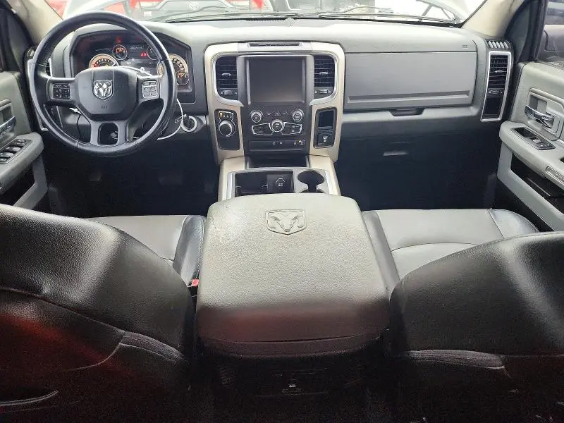 2015 RAM 1500 SLT  