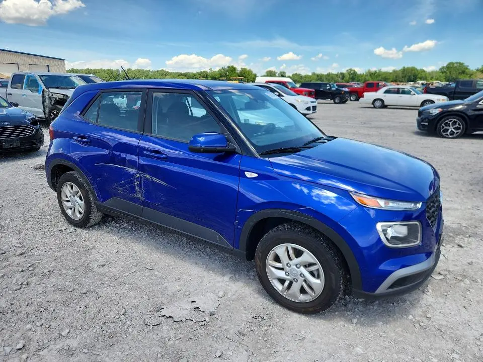 2025 HYUNDAI VENUE SE  