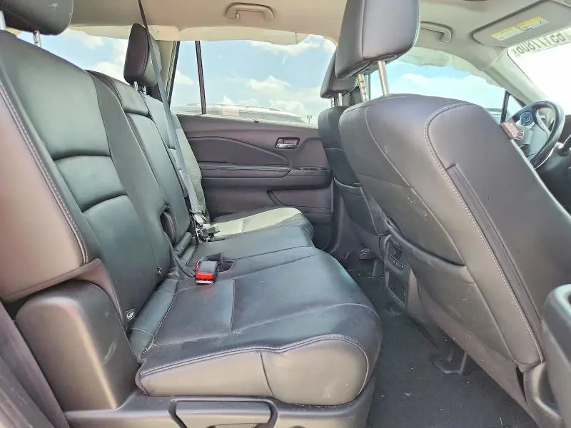 2021 HONDA PILOT SE  