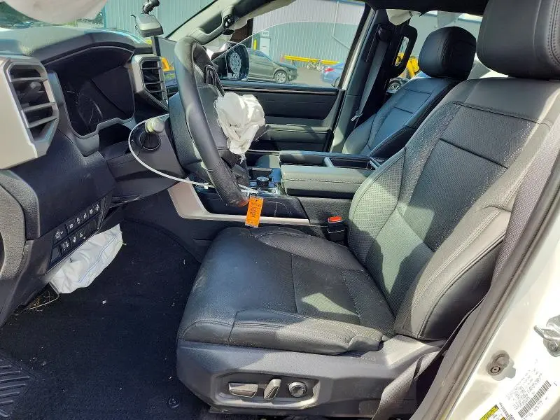 2025 TOYOTA TUNDRA CREWMAX SR5  