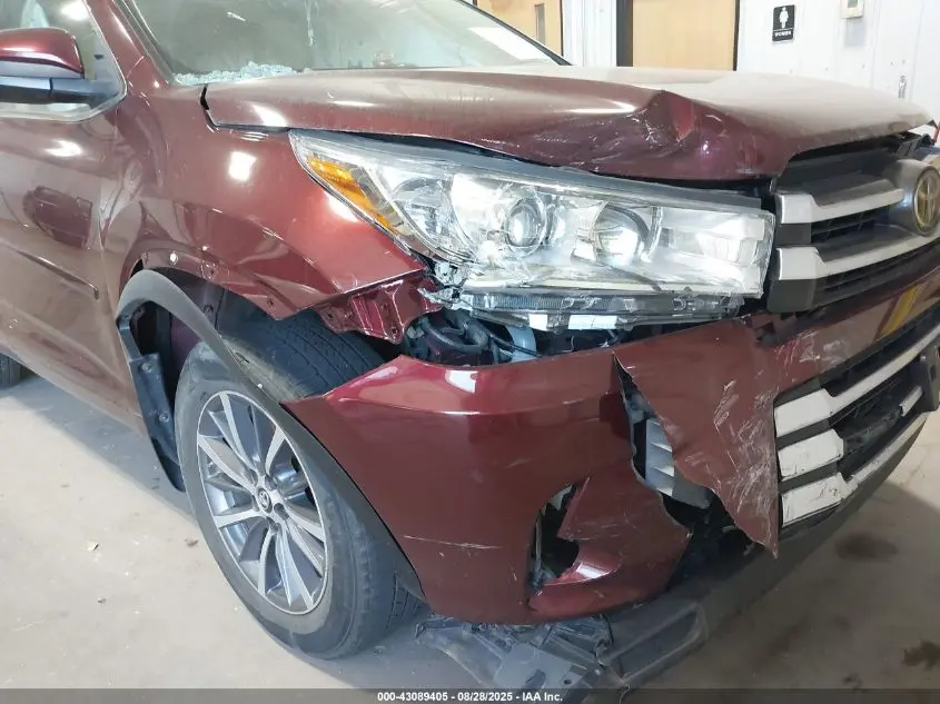 2017 TOYOTA HIGHLANDER XLE