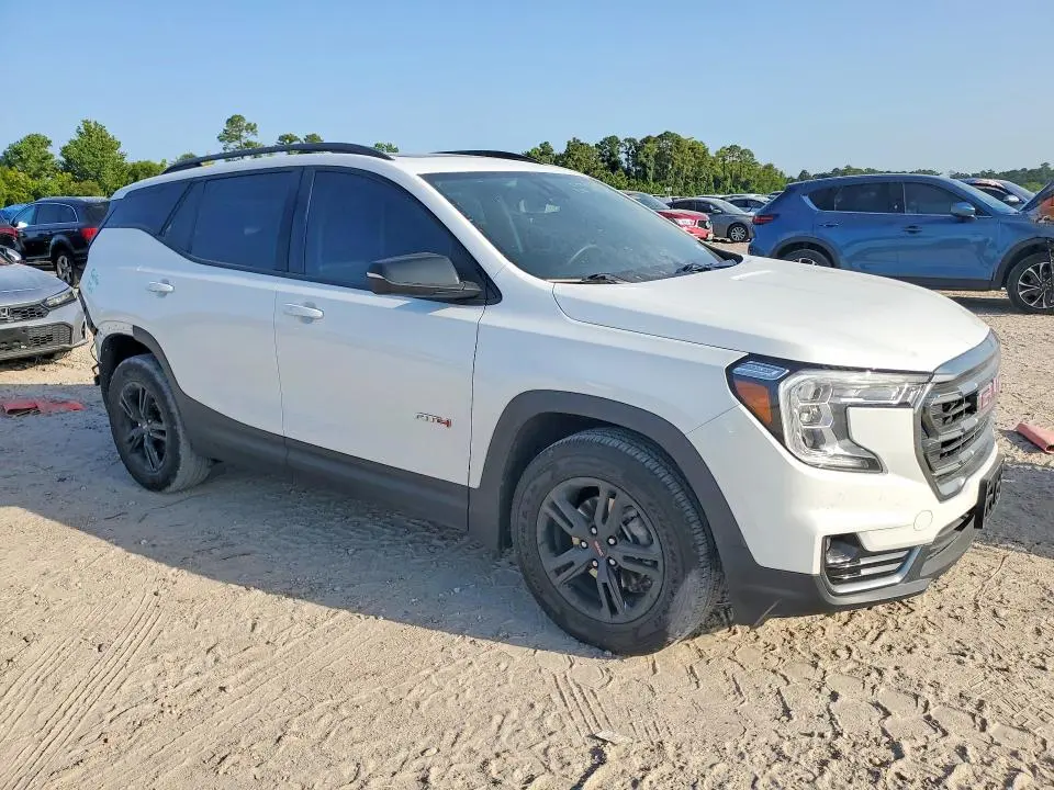 2024 GMC TERRAIN AT4  