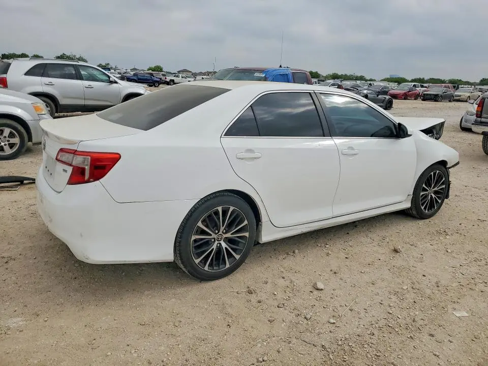2012 TOYOTA CAMRY SE  