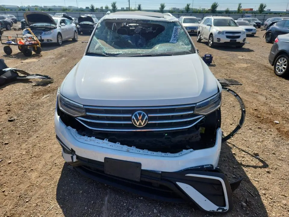2022 VOLKSWAGEN TIGUAN SE  