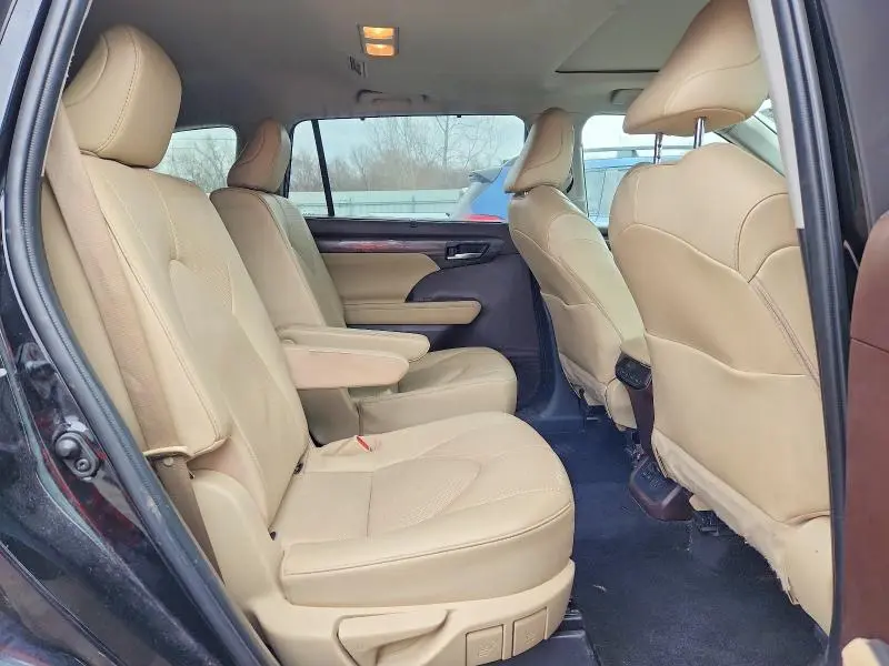 2022 TOYOTA HIGHLANDER LIMITED  
