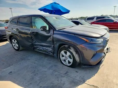2021 TOYOTA HIGHLANDER LE  