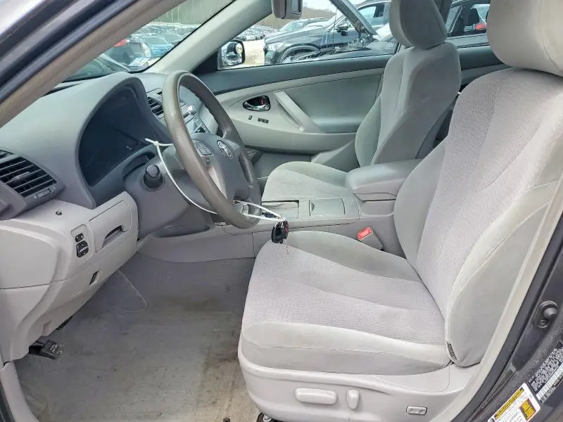 2011 TOYOTA CAMRY LE  