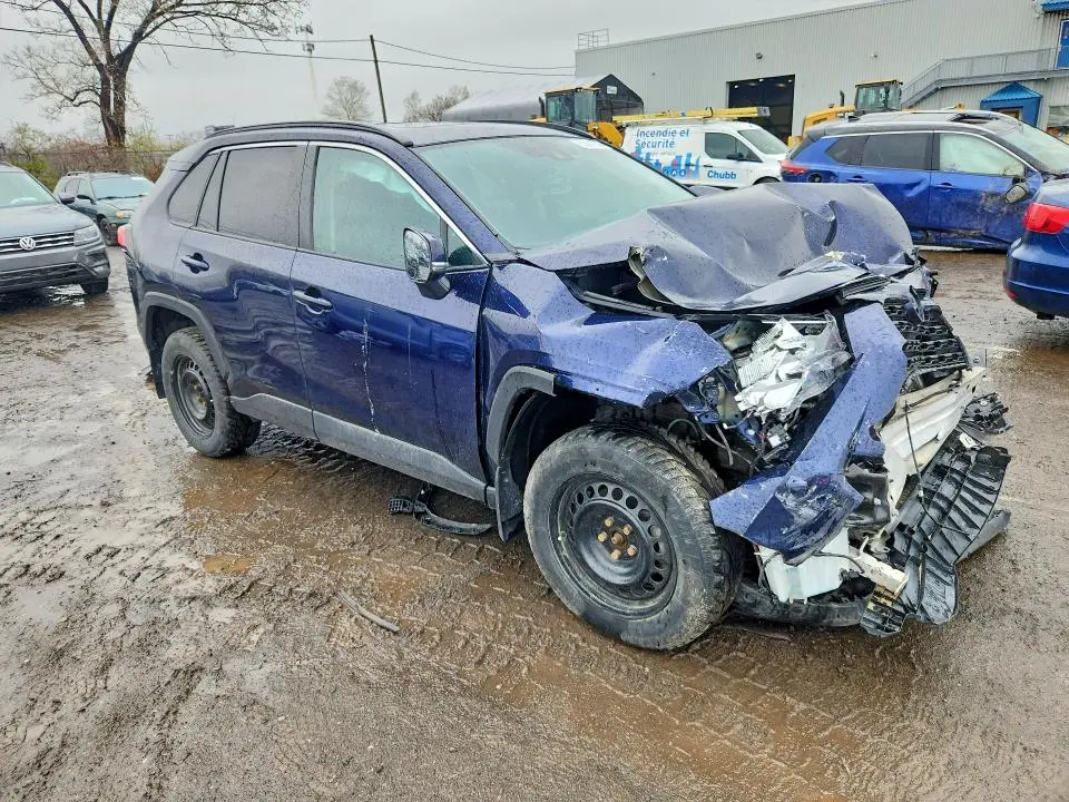 2021 TOYOTA RAV4 XLE  