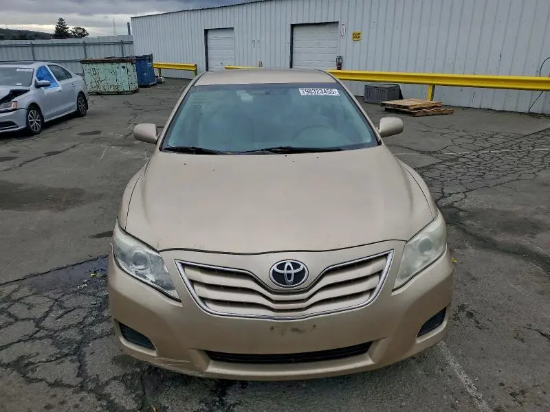 2011 TOYOTA CAMRY BASE  