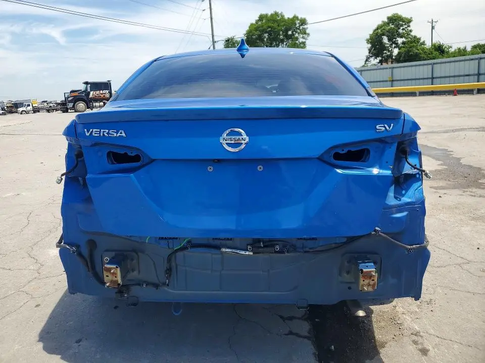 2020 NISSAN VERSA SV  