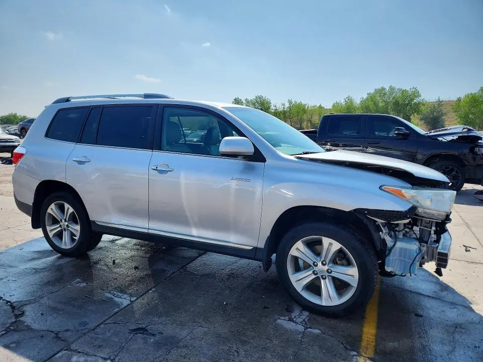 2013 TOYOTA HIGHLANDER LIMITED  