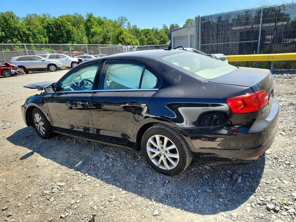 2013 VOLKSWAGEN JETTA SE  