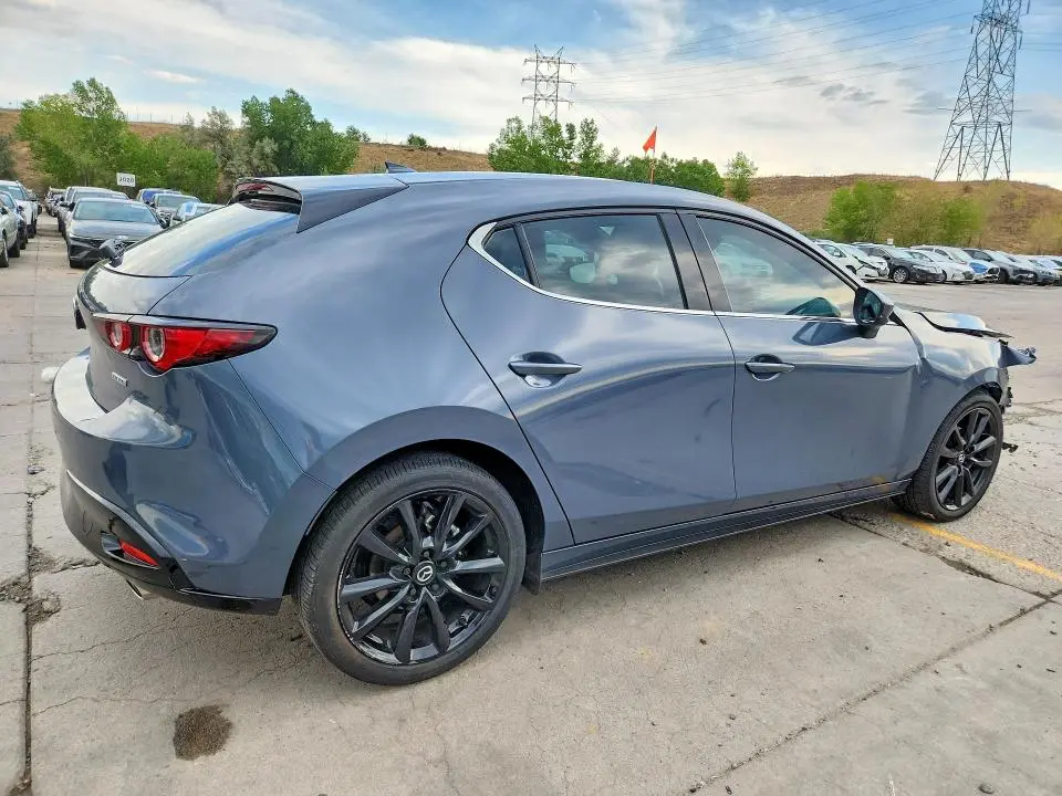 2022 MAZDA 3 PREMIUM  