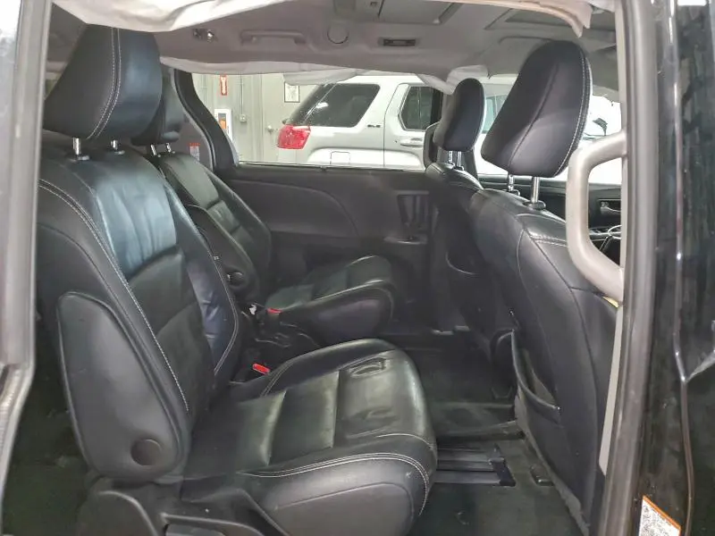 2015 TOYOTA SIENNA SPORT  