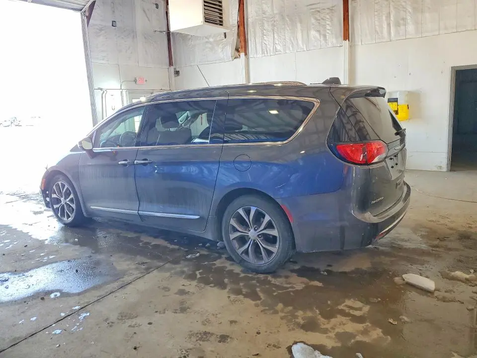 2018 CHRYSLER PACIFICA LIMITED  