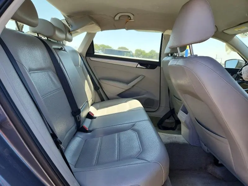 2015 VOLKSWAGEN PASSAT S  
