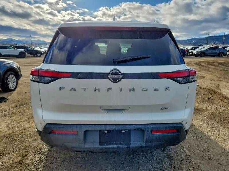 2024 NISSAN PATHFINDER SV  