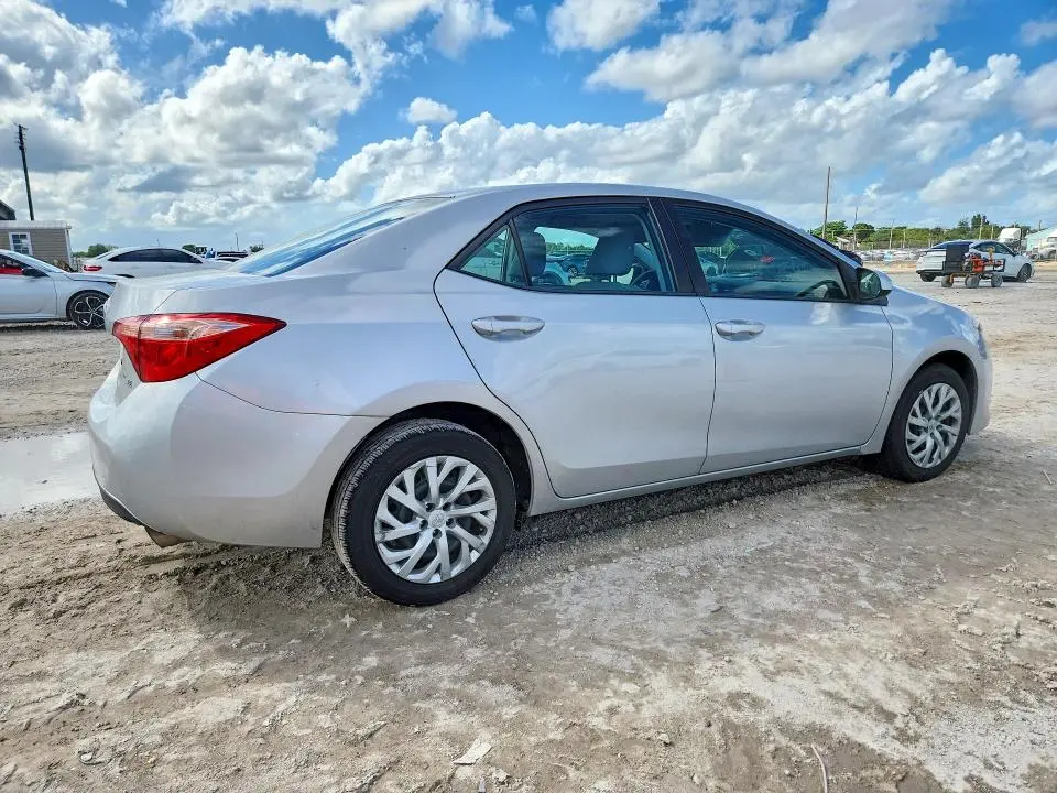 2017 TOYOTA COROLLA LE  