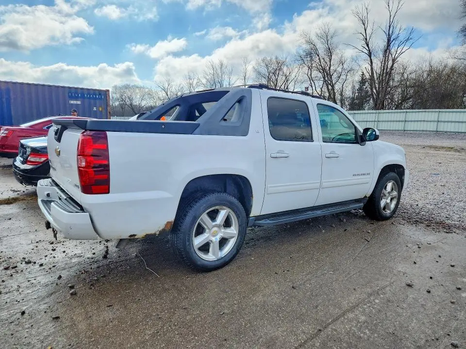 2011 CHEVROLET AVALANCHE LT  