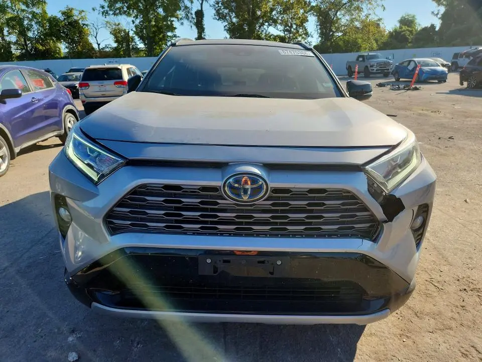 2019 TOYOTA RAV4 XSE  