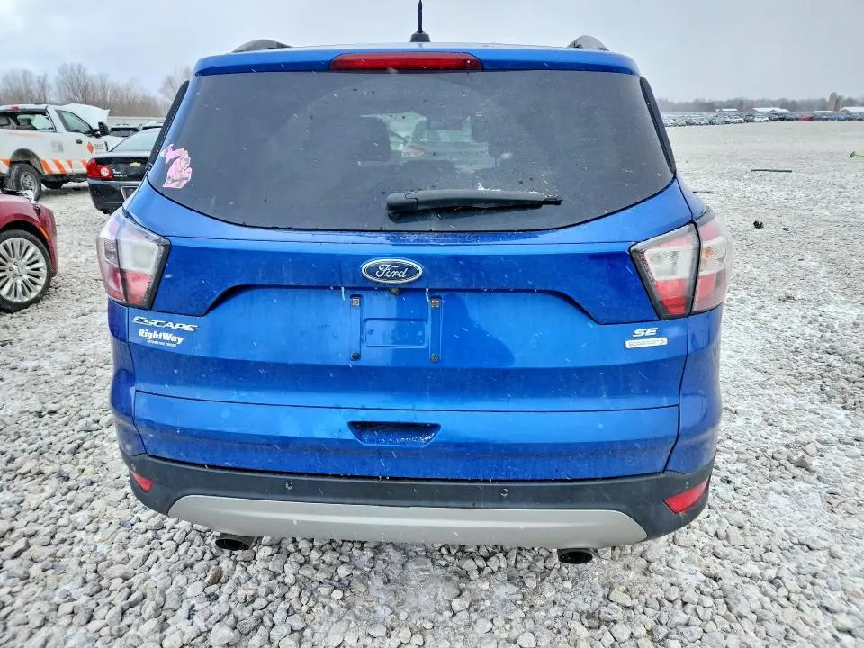 2017 FORD ESCAPE SE  