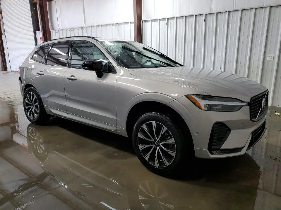 2025 VOLVO XC60 PLUS  