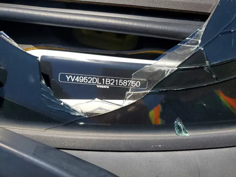 2011 VOLVO XC60 3.2  