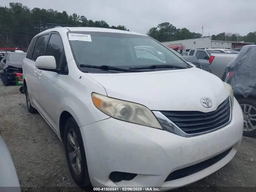 2011 TOYOTA SIENNA LE V6