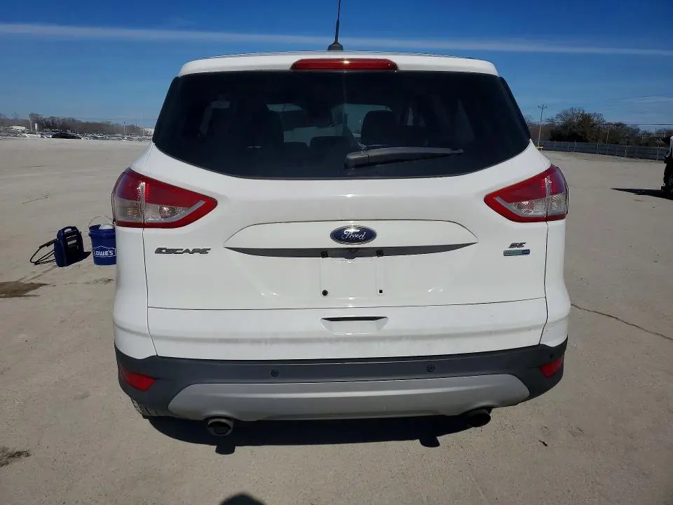 2016 FORD ESCAPE SE  