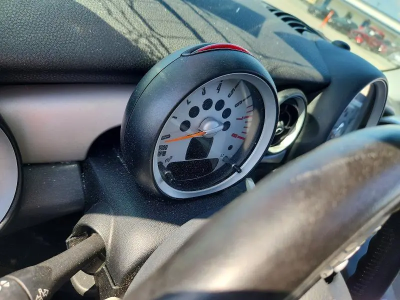 2010 MINI COOPER   