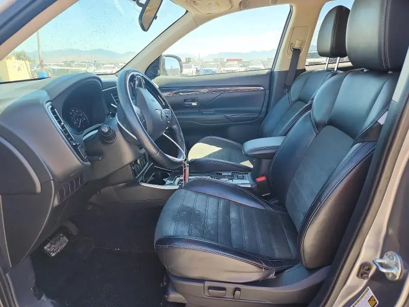 2019 MITSUBISHI OUTLANDER SE  