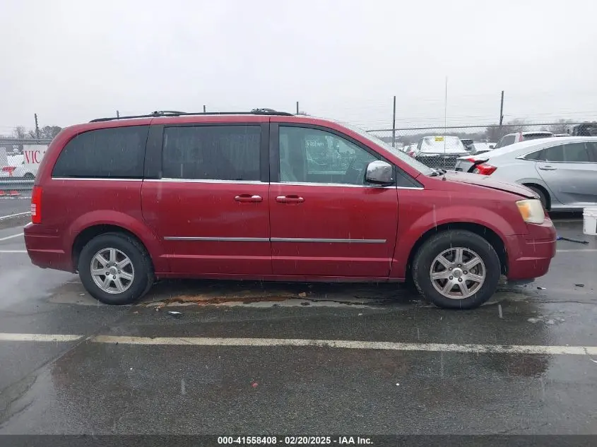 2010 CHRYSLER TOWN & COUNTRY TOURING PLUS
