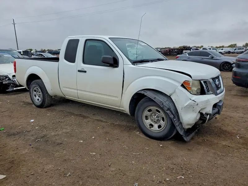 2014 NISSAN FRONTIER S  