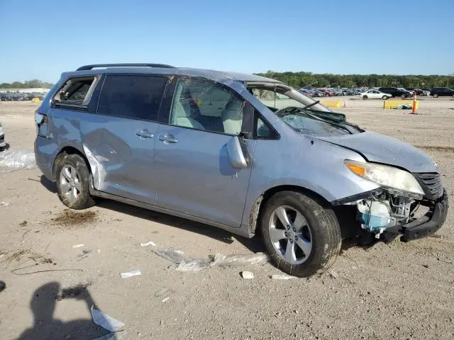 2012 TOYOTA SIENNA LE  