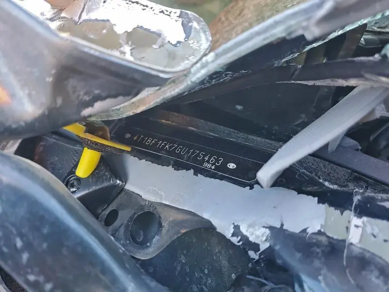 2016 TOYOTA CAMRY LE  