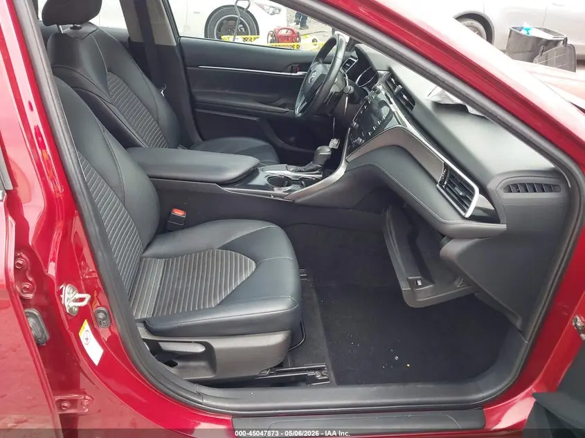 2018 TOYOTA CAMRY SE