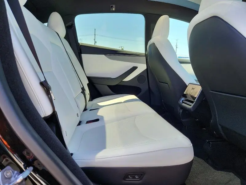 2026 TESLA MODEL Y   