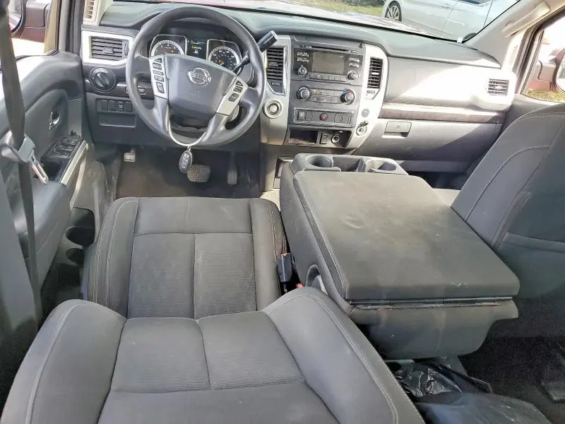 2017 NISSAN TITAN SV  