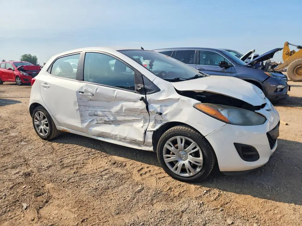 2011 MAZDA MAZDA2   