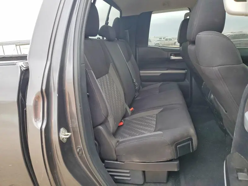 2018 TOYOTA TUNDRA DOUBLE CAB SR  