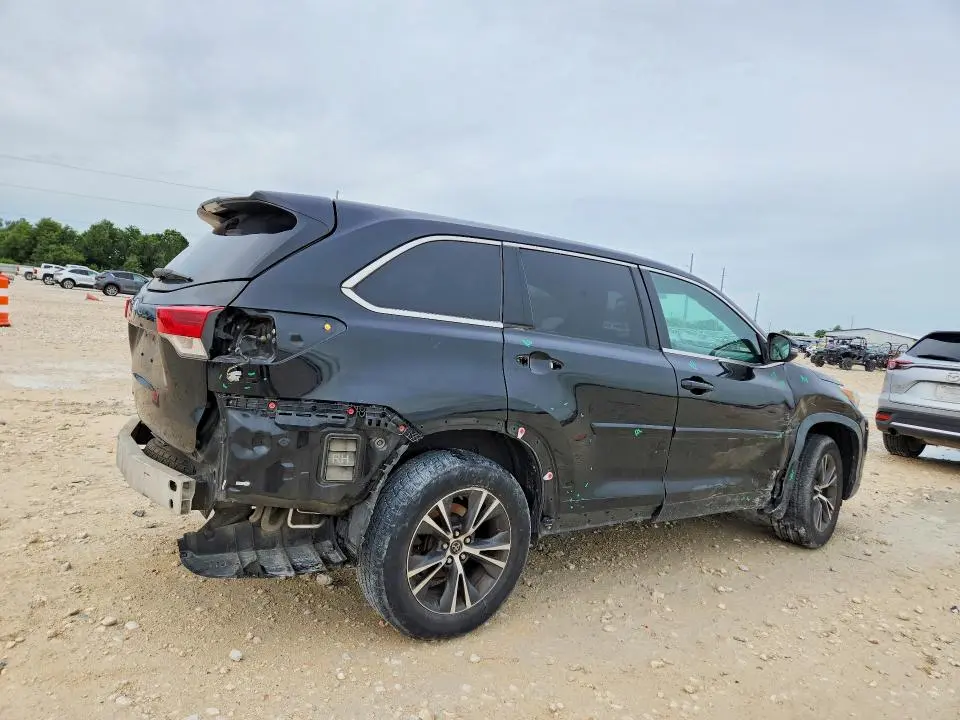 2018 TOYOTA HIGHLANDER LE  