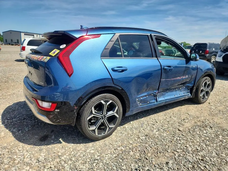 2023 KIA NIRO EX  