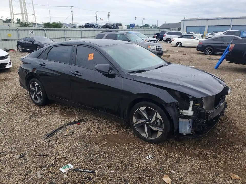 2023 HYUNDAI ELANTRA SEL  