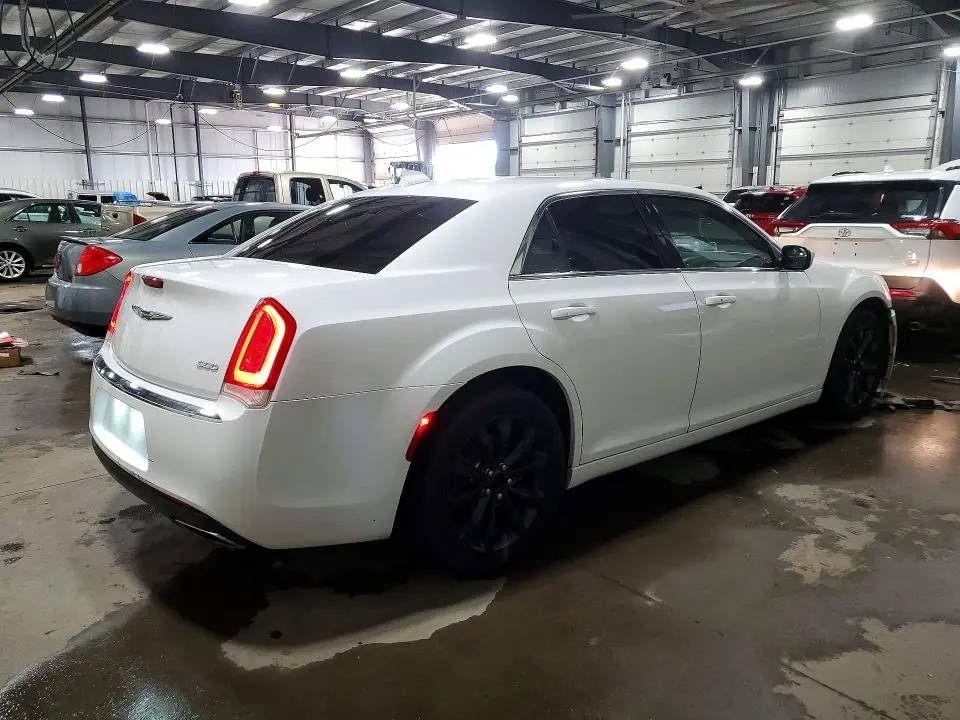 2018 CHRYSLER 300 TOURING  