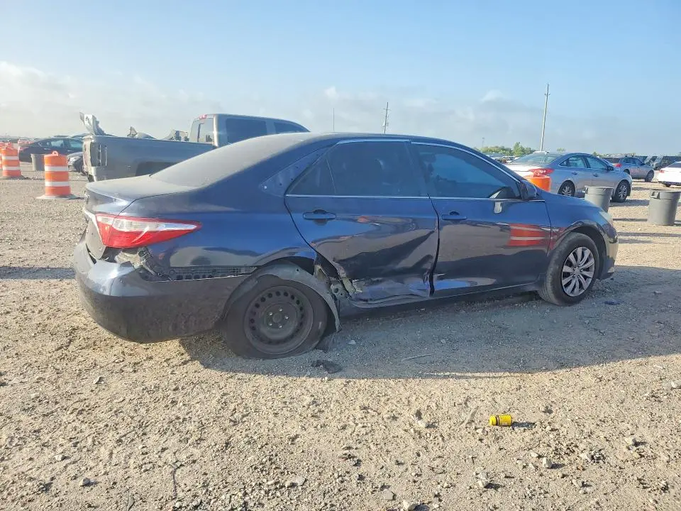 2016 TOYOTA CAMRY LE  